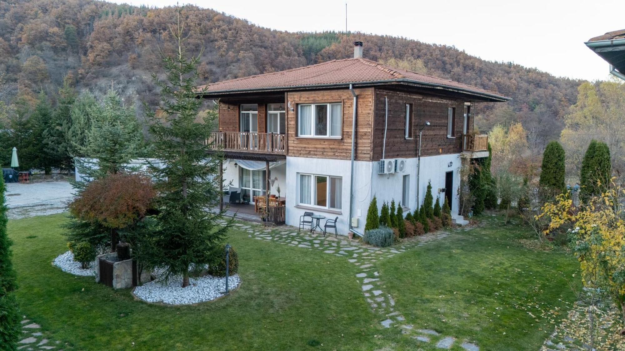 Вила Ибър В Комплекс Къщетата Raduil Exteriör bild